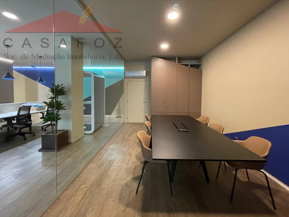 Escritório para Arrendamento em Lordelo do Ouro e Massarelos Foto 8