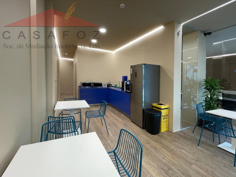 Escritório para Arrendamento em Lordelo do Ouro e Massarelos Foto 12