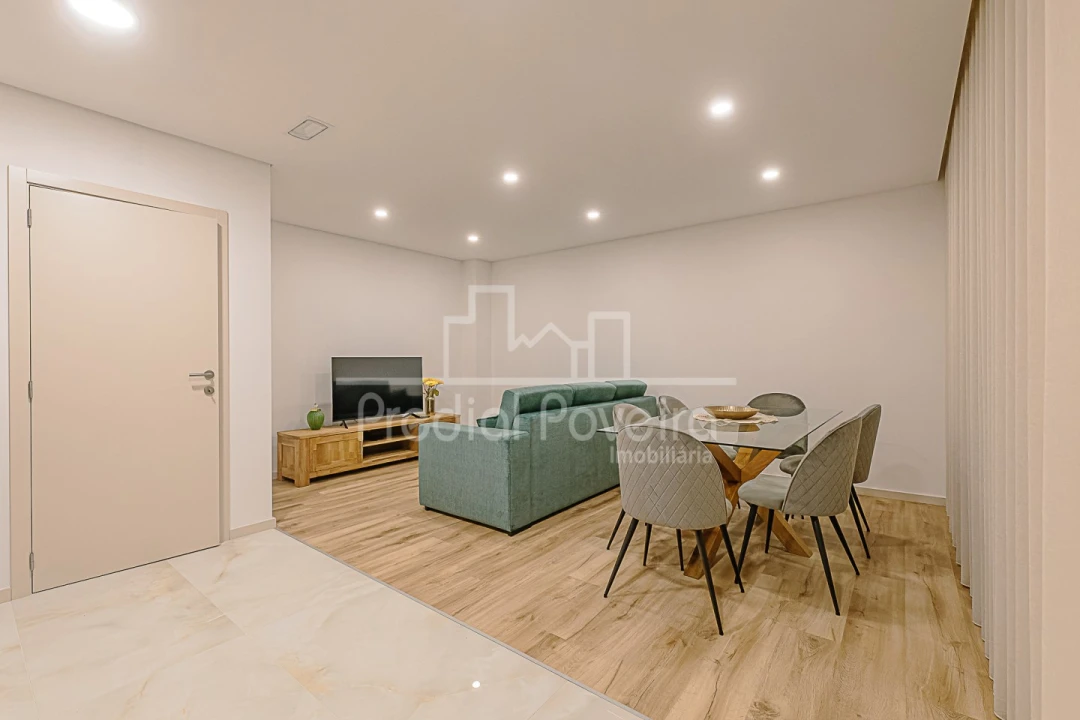 Apartamento T2 para Venda em Aver-O-Mar, Amorim e Terroso Foto 2