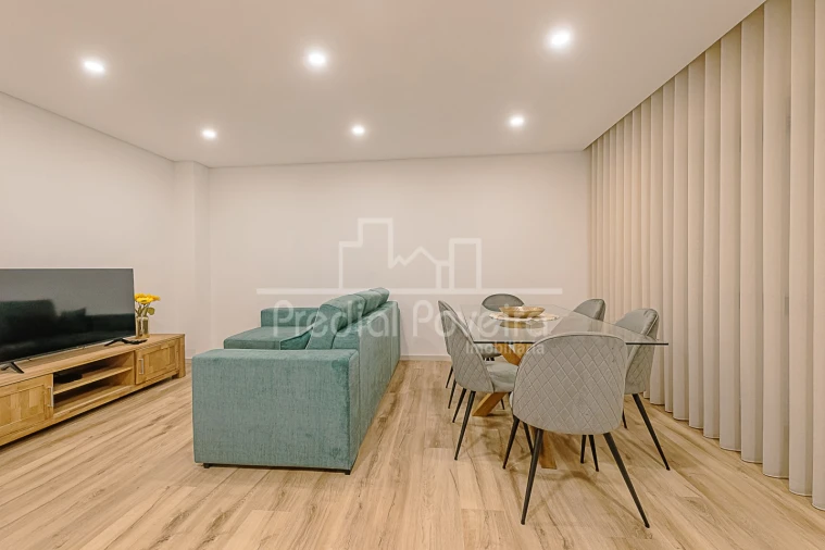 Apartamento T2 para Venda em Aver-O-Mar, Amorim e Terroso Foto 1