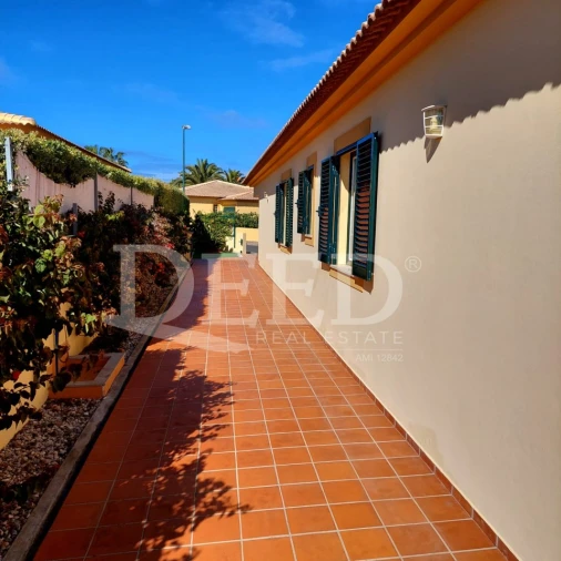 Moradia T3 para Venda em Porto Santo Foto 1