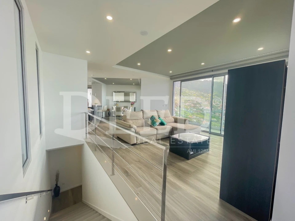 Moradia T2 para Venda em Arco da Calheta Foto 6