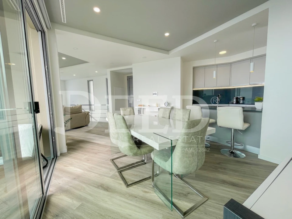 Moradia T2 para Venda em Arco da Calheta Foto 11