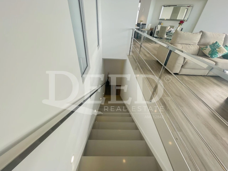 Moradia T2 para Venda em Arco da Calheta Foto 12