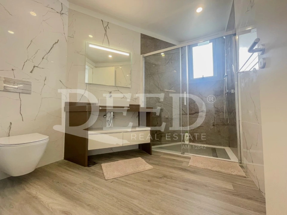 Moradia T2 para Venda em Arco da Calheta Foto 15