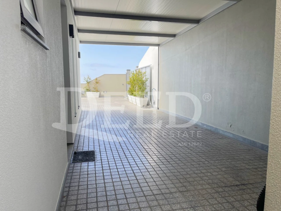 Moradia T2 para Venda em Arco da Calheta Foto 22