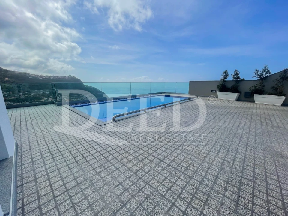 Moradia T2 para Venda em Arco da Calheta Foto 23