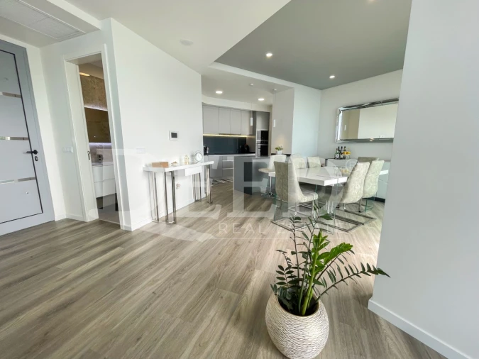 Moradia T2 para Venda em Arco da Calheta Foto 7