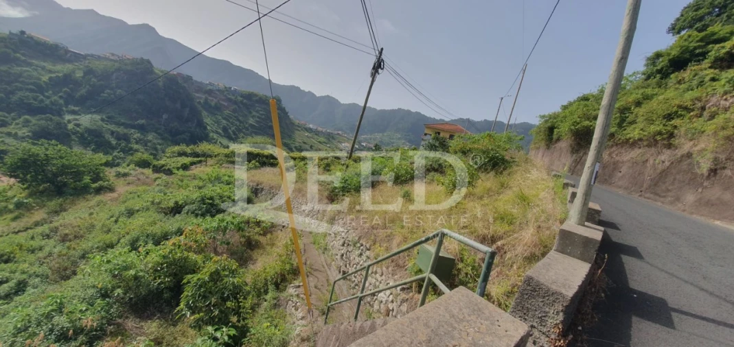Terreno para Venda em Porto da Cruz Foto 1