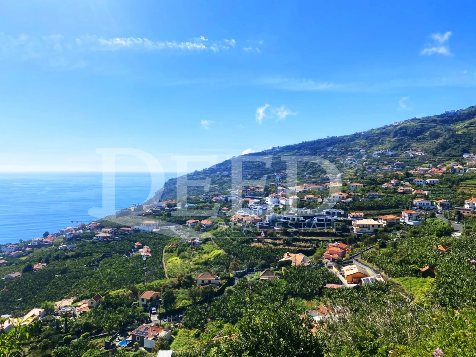 Moradia T4 para Venda em Arco da Calheta Foto 3