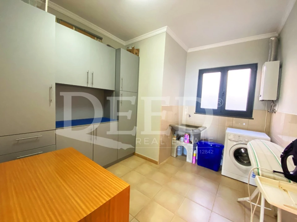 Moradia T4 para Venda em Arco da Calheta Foto 8