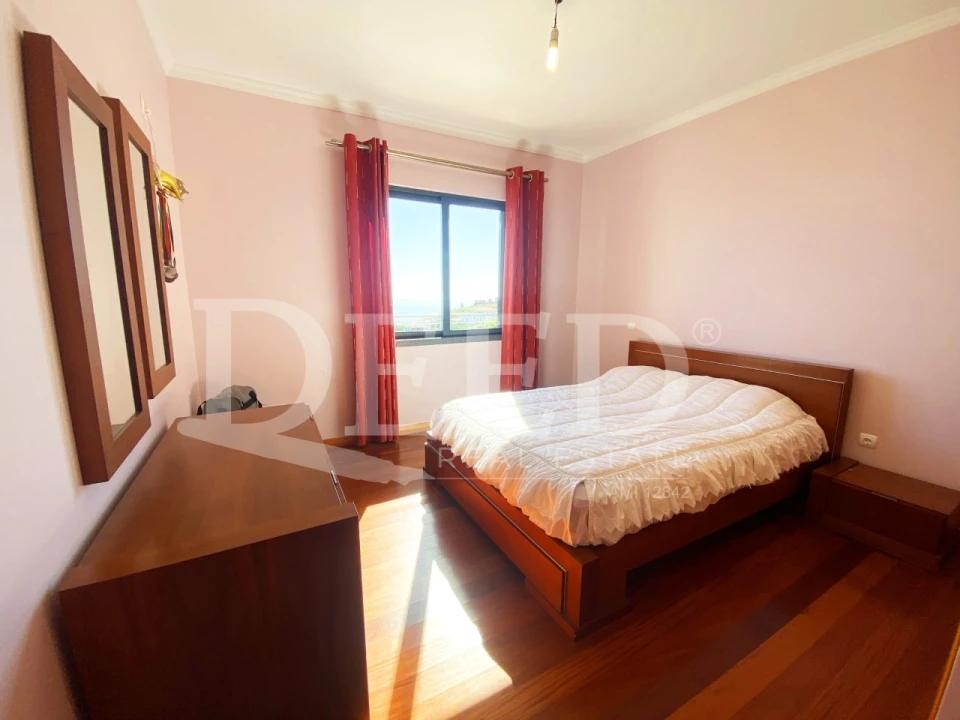 Moradia T4 para Venda em Arco da Calheta Foto 9