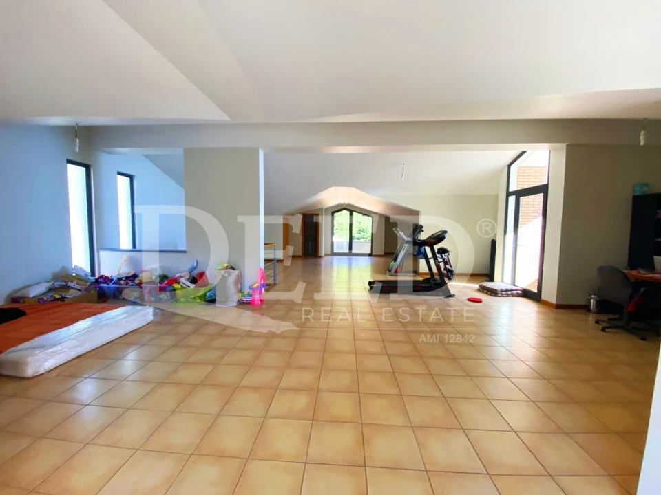 Moradia T4 para Venda em Arco da Calheta Foto 18