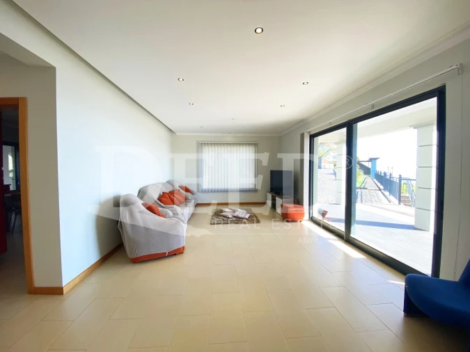 Moradia T4 para Venda em Arco da Calheta Foto 7