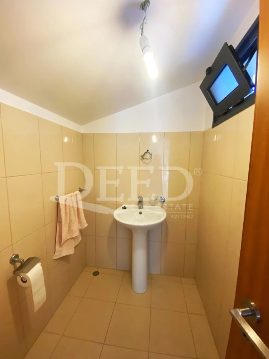 Moradia T4 para Venda em Arco da Calheta Foto 19