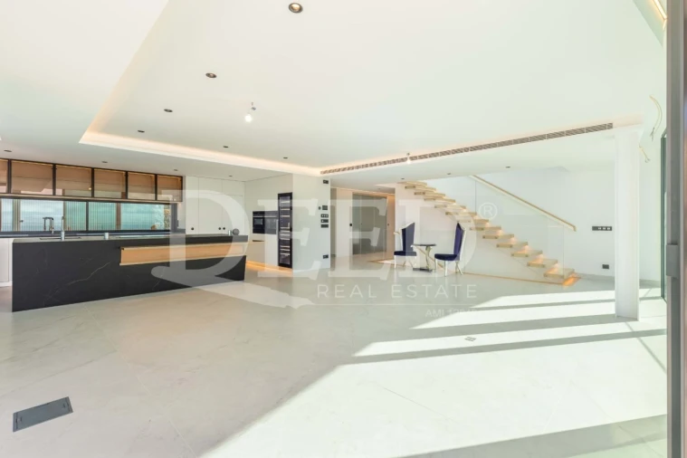 Moradia T3 para Venda em Funchal (Santa Maria Maior) Foto 9