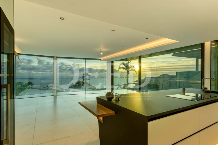 Moradia T3 para Venda em Funchal (Santa Maria Maior) Foto 10