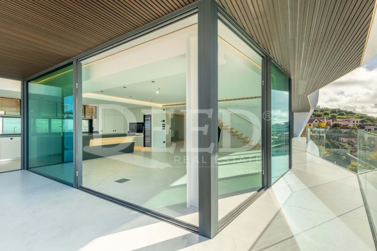 Moradia T3 para Venda em Funchal (Santa Maria Maior) Foto 14