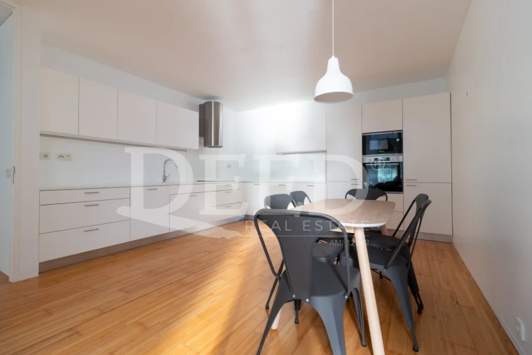 Moradia T3 para Venda em São Martinho Foto 9