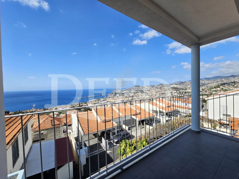 Apartamento T2 para Venda em Funchal (Santa Maria Maior) Foto 1