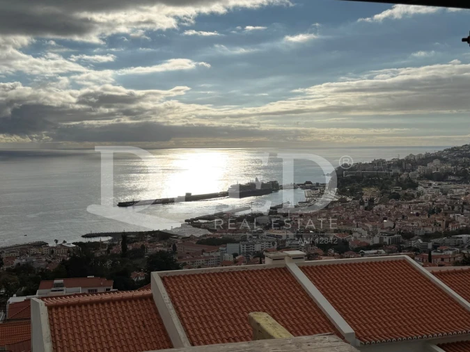 Apartamento T2 para Venda em Funchal (Santa Maria Maior) Foto 1