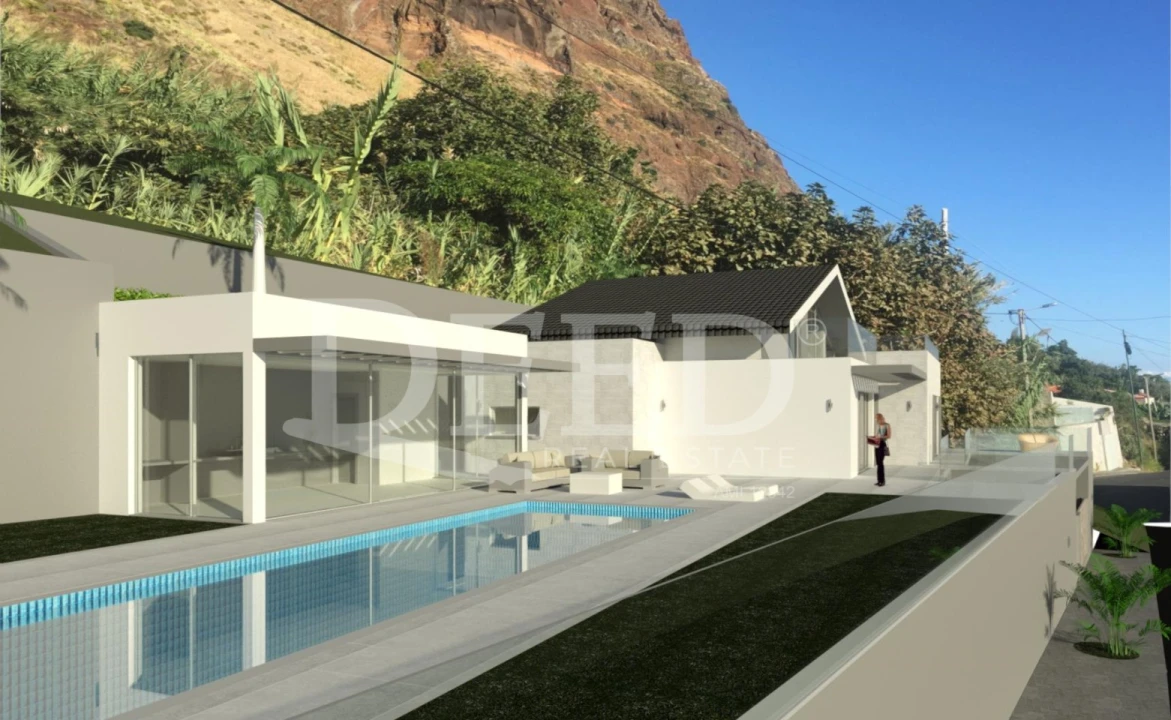 Moradia T4 para Venda em Paul do Mar Foto 2