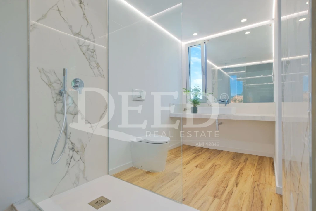 Moradia T4 para Venda em Funchal (Santa Luzia) Foto 16