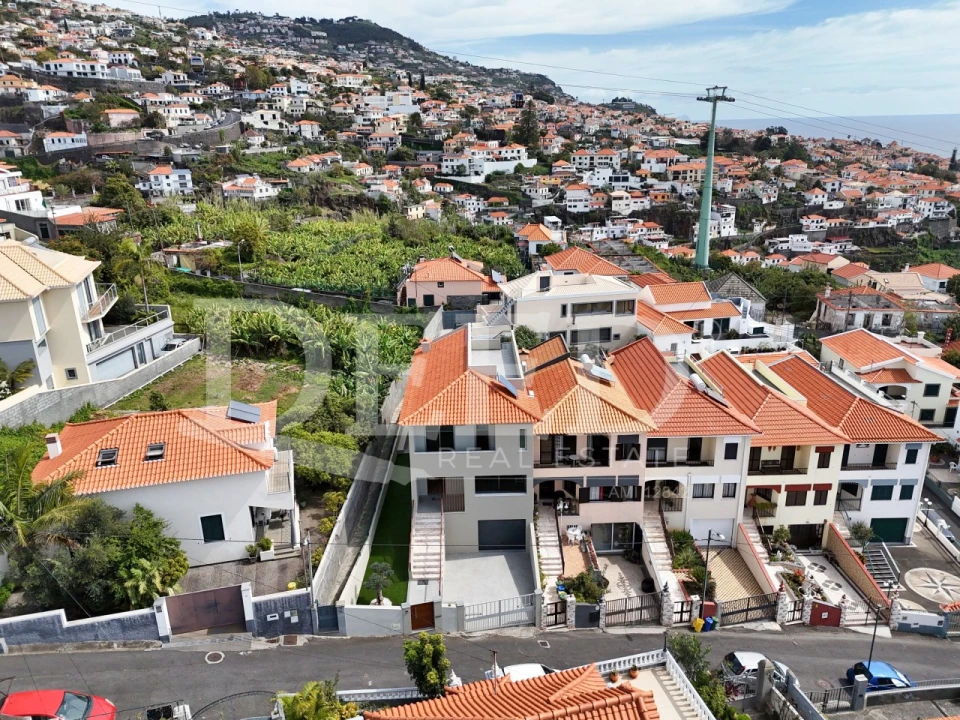 Moradia T4 para Venda em Funchal (Santa Luzia) Foto 43