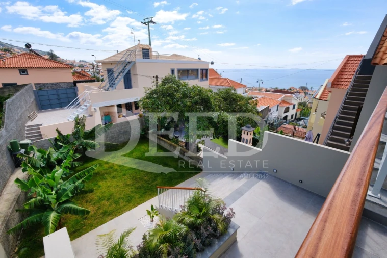 Moradia T4 para Venda em Funchal (Santa Luzia) Foto 7