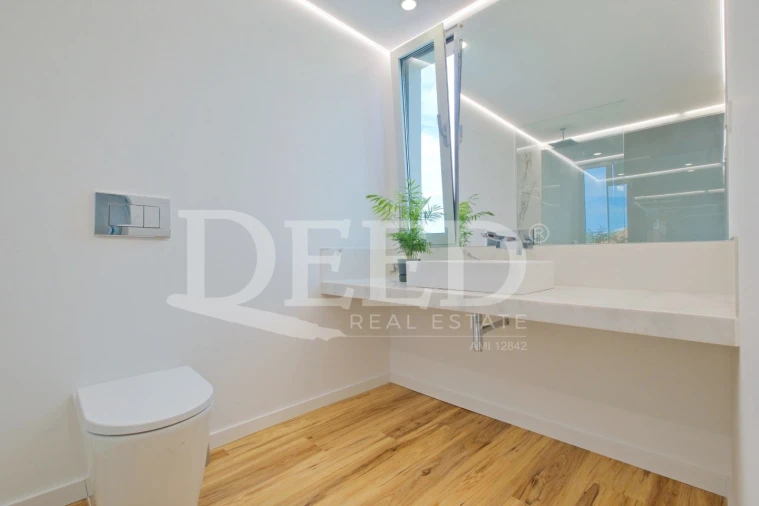 Moradia T4 para Venda em Funchal (Santa Luzia) Foto 8