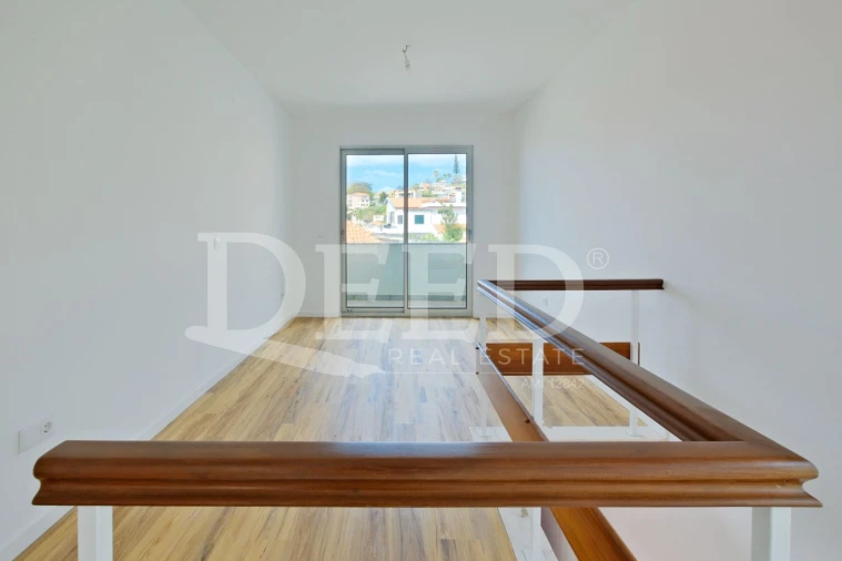 Moradia T4 para Venda em Funchal (Santa Luzia) Foto 11