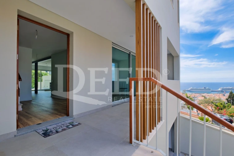 Moradia T4 para Venda em Funchal (Santa Luzia) Foto 3