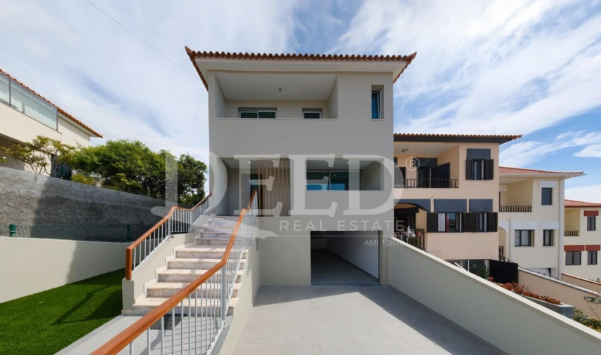 Moradia T4 para Venda em Funchal (Santa Luzia) Foto 37