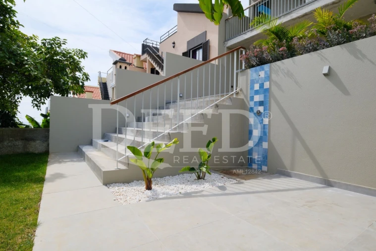 Moradia T4 para Venda em Funchal (Santa Luzia) Foto 2