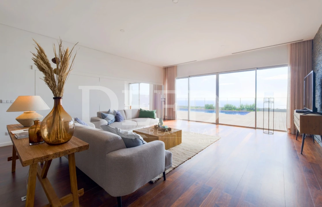 Moradia T3 para Venda em Caniço Foto 8