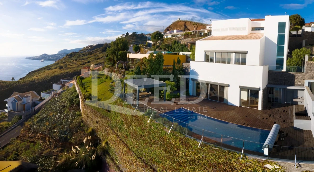 Moradia T3 para Venda em Caniço Foto 4