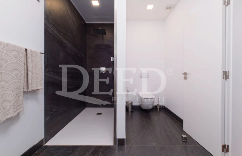 Moradia T3 para Venda em Caniço Foto 32