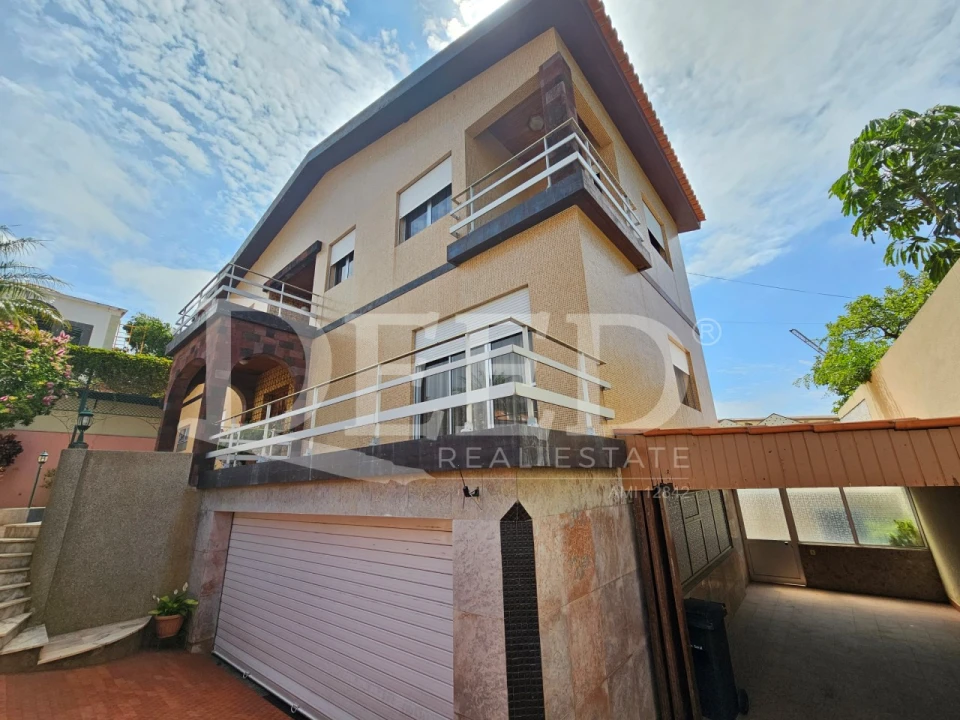 Moradia T3 para Venda em Funchal (Santa Maria Maior) Foto 1