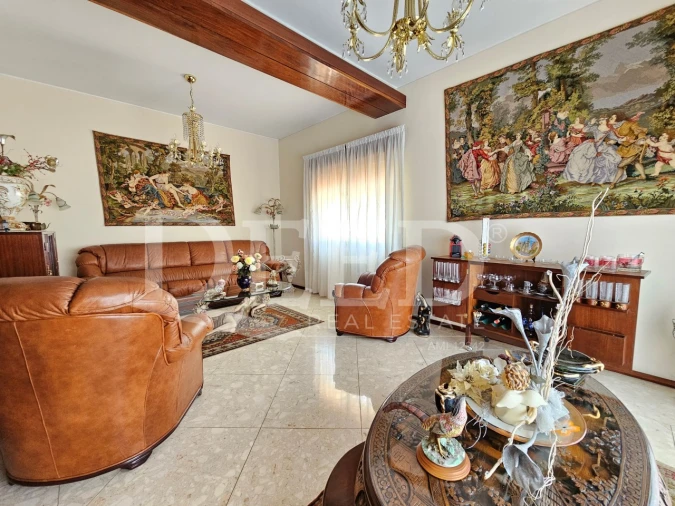 Moradia T3 para Venda em Funchal (Santa Maria Maior) Foto 3