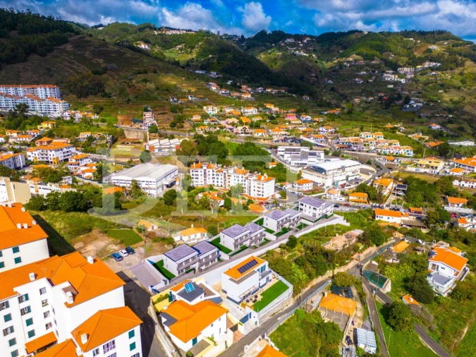 Moradia T3 para Venda em Caniço Foto 11