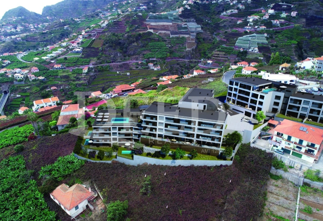 Apartamento T1 para Venda em Estreito de Camara de Lobos Foto 2