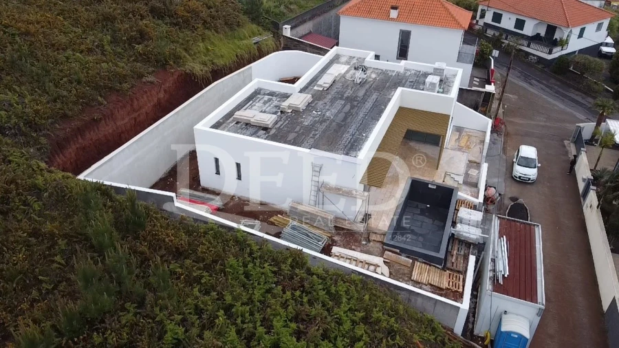 Moradia T3 para Venda em Prazeres Foto 23