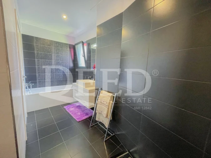 Moradia T3 para Venda em Machico Foto 16