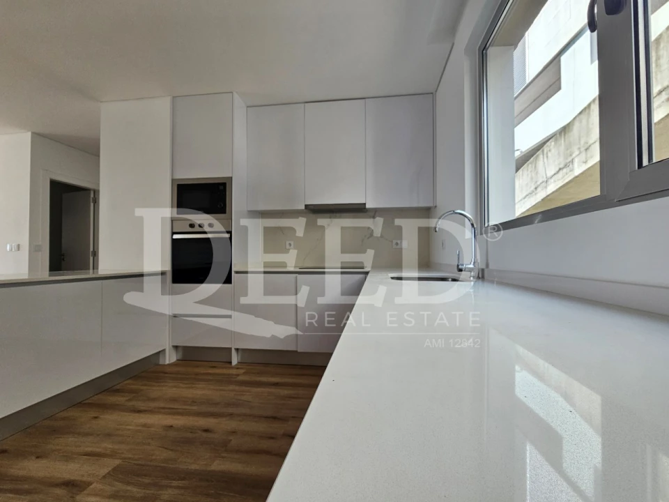 Apartamento T3 para Venda em Estreito de Camara de Lobos Foto 5