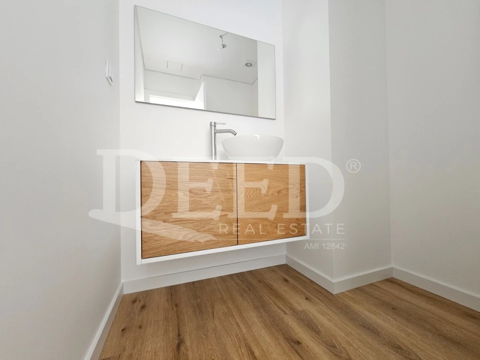 Apartamento T3 para Venda em Estreito de Camara de Lobos Foto 8