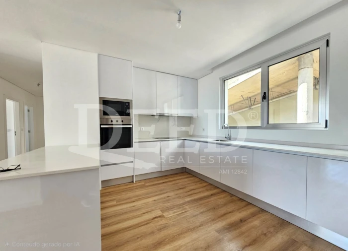 Apartamento T3 para Venda em Estreito de Camara de Lobos Foto 2