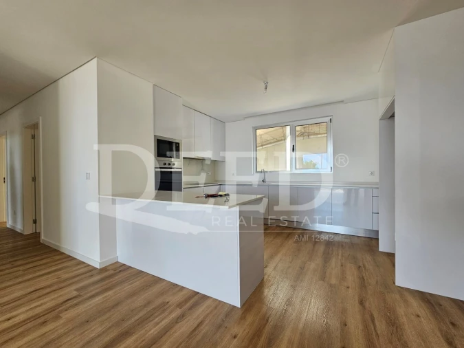 Apartamento T3 para Venda em Estreito de Camara de Lobos Foto 3
