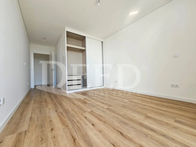 Apartamento T3 para Venda em Estreito de Camara de Lobos Foto 11