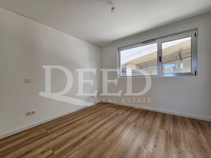 Apartamento T3 para Venda em Estreito de Camara de Lobos Foto 12