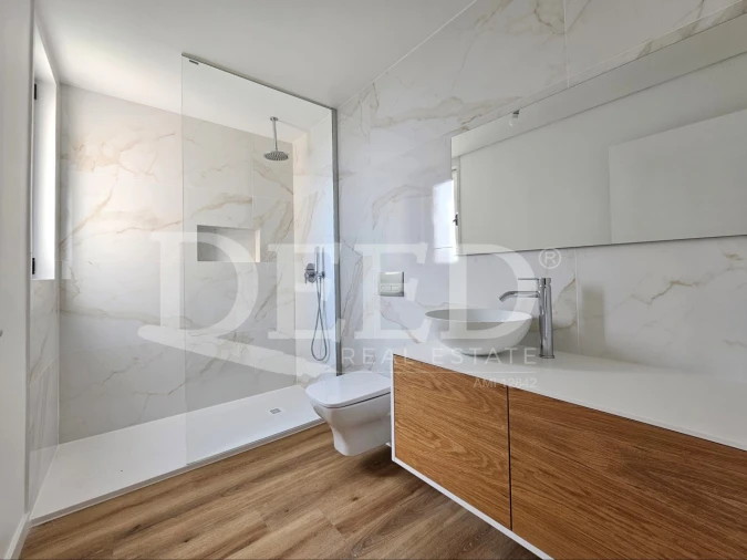 Apartamento T3 para Venda em Estreito de Camara de Lobos Foto 16